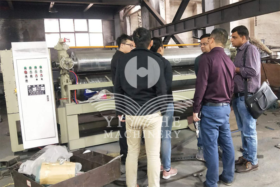 Indian customers visit our factory to buy glue spreader machine
