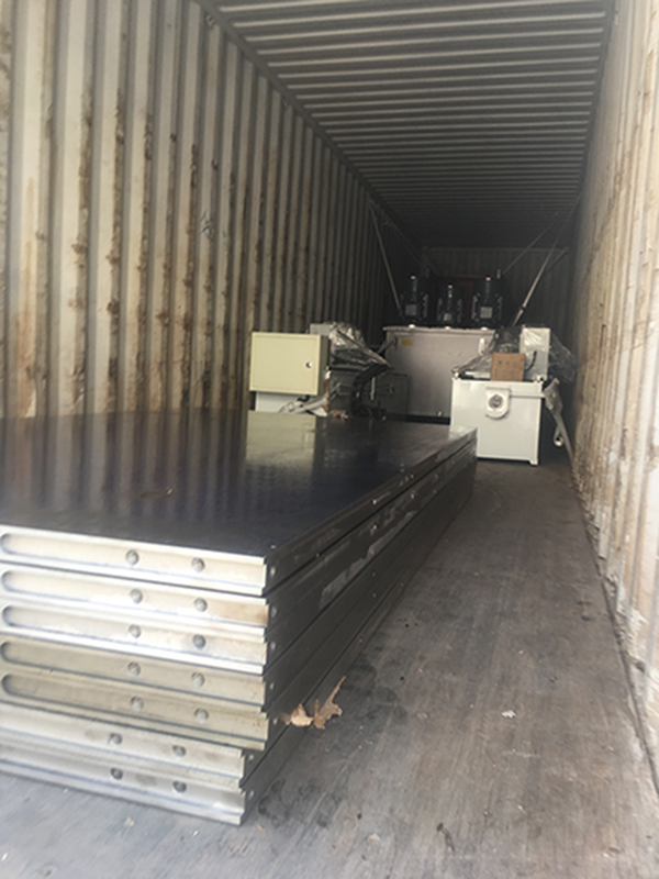 plywood machinery export to Vietnam contains 500t 15layers hot press and blade grinding machine loading