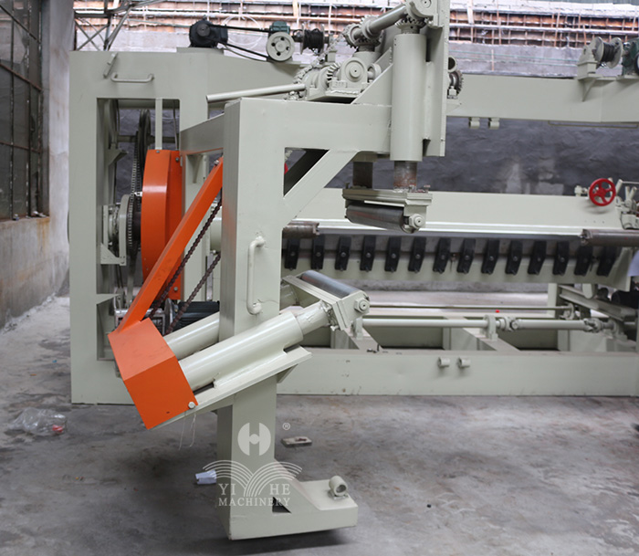 8FT Vertical Spindle Veneer Peeling Machine (1).jpg