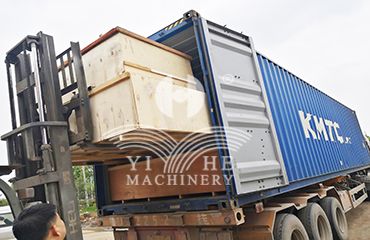 Plywood machinery export to Indonesia contains 32 board lifters, glue spreaders, square tube dryers.